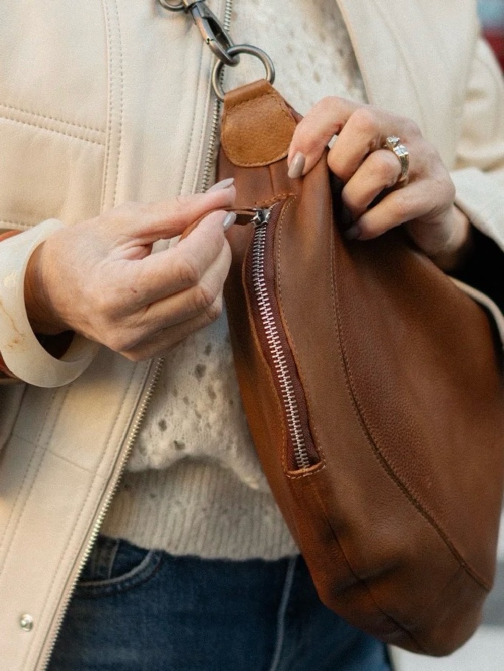Latico Callie Cognac Tan Leather Hobo Bag - Versatile Everyday Shoulder Bag - Picture 4 of 14